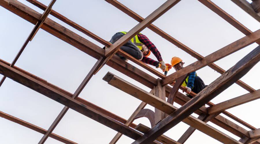 Professional gutter cleaning services in Waelder, TX